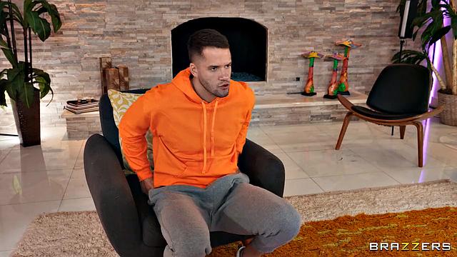 Sneaky Stepmilf Works Out a Creampie