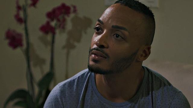 Booty tgirl gets fucked in interracial couple before footjob