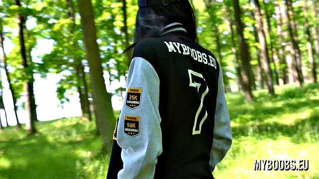 шайон купер курит и дрочит в парке