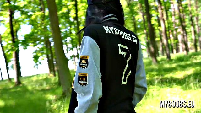 шайон купер курит и дрочит в парке