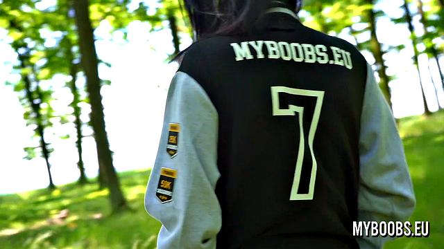 шайон купер курит и дрочит в парке