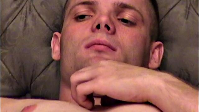 дядя отсасывает джейкобу и глотает сперму