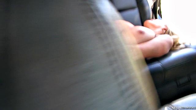 смотри, как кэлли мэдисон раздевается и играет с собой на природе