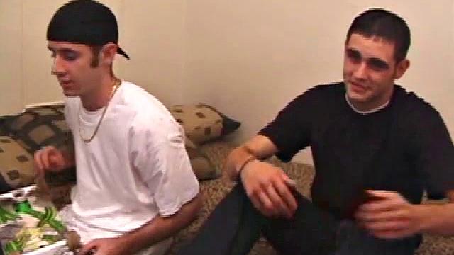 Amateurs Tag And Bama Suck Cock