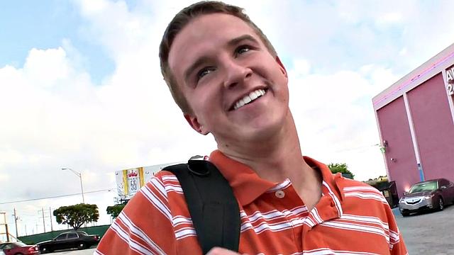 Fooled Str8 gets gloryhole BJ before he fucks gay dude