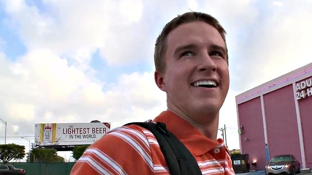 Fooled Str8 gets gloryhole BJ before he fucks gay dude