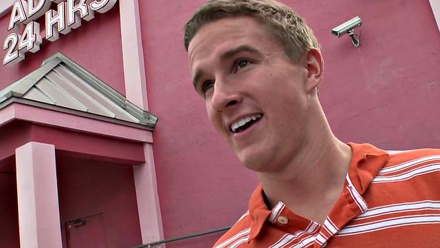 Fooled Str8 gets gloryhole BJ before he fucks gay dude