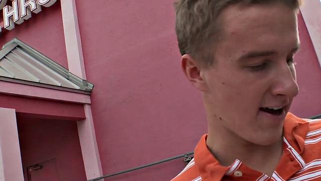 Fooled Str8 gets gloryhole BJ before he fucks gay dude