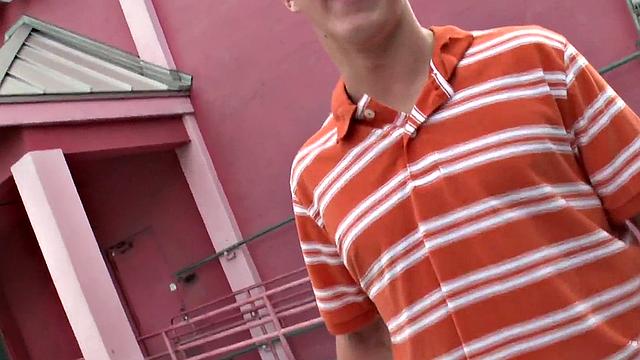 Fooled Str8 gets gloryhole BJ before he fucks gay dude