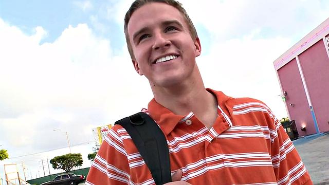 Fooled Str8 gets gloryhole BJ before he fucks gay dude