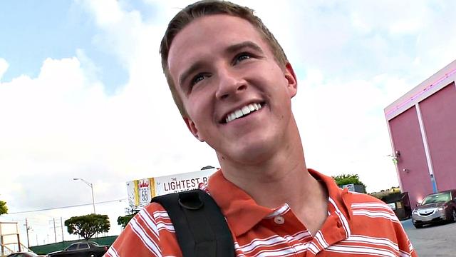 Fooled Str8 gets gloryhole BJ before he fucks gay dude