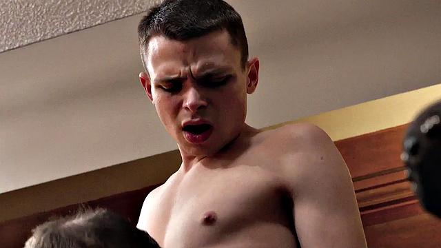 Office bottom gaydaddy fucked by barebacking twink