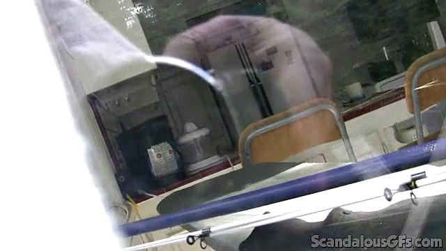 Sexy Girl Gets Filmed In the Shower