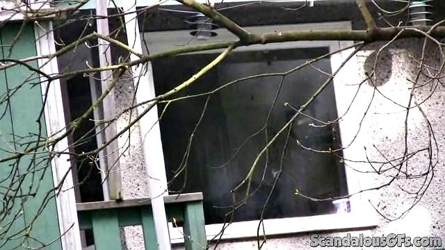 Sexy Girl Gets Filmed In the Shower