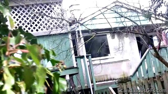 Sexy Girl Gets Filmed In the Shower