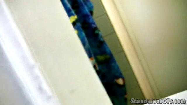 Sexy Girl Gets Filmed In the Shower
