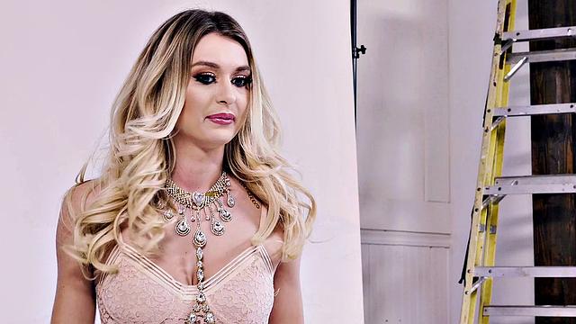 A hot babe in high heels and jeans give a steamy handjob and get her pussy licked in the bedroom