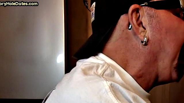 Deepthroating gloryhole DILF eats meat in POV closeup