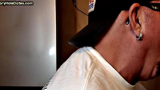 Deepthroating gloryhole DILF eats meat in POV closeup