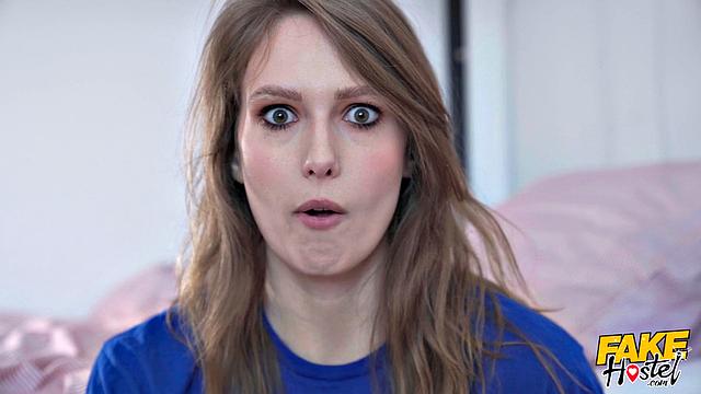 Горячая Gina Snow трахается с Marco Bull в хостеле, глубокий минет и мощный кончил на лицо.