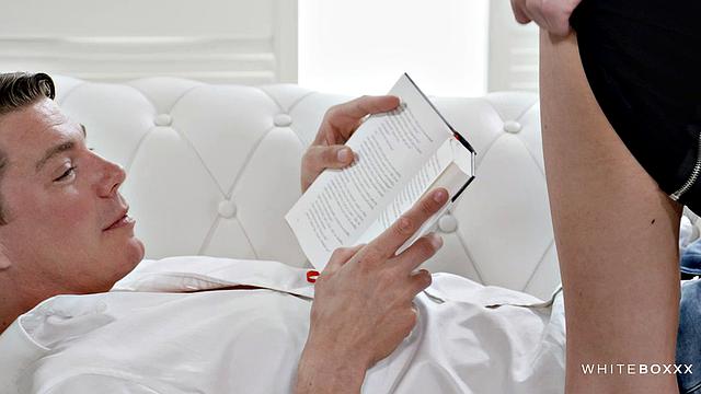 Сара Кэй устроила утренний минет Рикки Раскалу - такой завтрак делу не помеха!