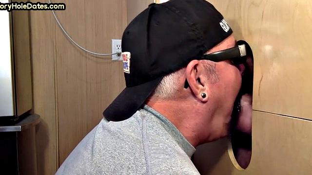 Amateur gaydaddy sucks gloryhole dick till cum in mouth