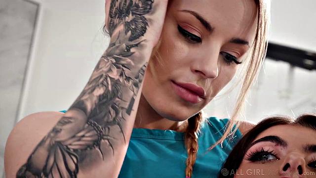 Анна Клер Клаудс устроила Гал Ричи массаж, а потом засисеринговала - боль прошла, настроение осталось отличное!