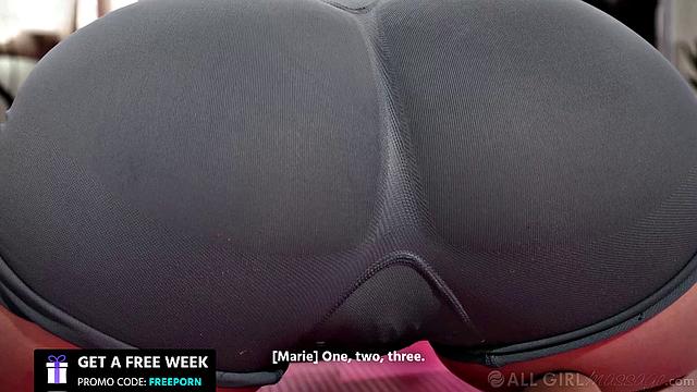 Анна Клер Клаудс устроила Гал Ричи массаж, а потом засисеринговала - боль прошла, настроение осталось отличное!