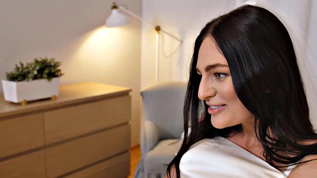 RIM4K. Muscular stud enjoys amazing rimjob from his gorgeous bride