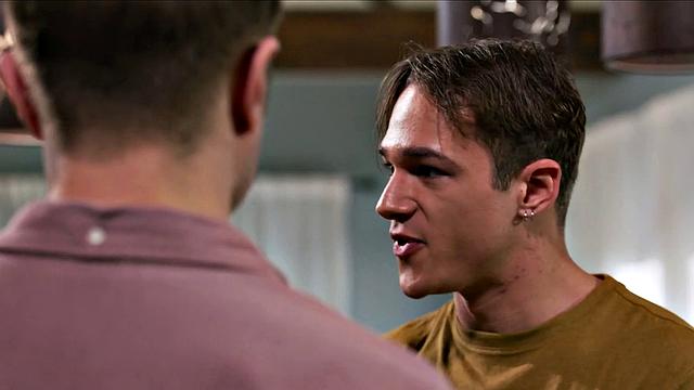 I cucked out my stepmom in front of her BF!