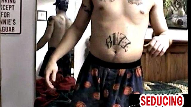 Гетеро красавец шутя трахает ротик опытному гею, ну разве это не спорт?