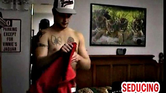 Гетеро красавец шутя трахает ротик опытному гею, ну разве это не спорт?