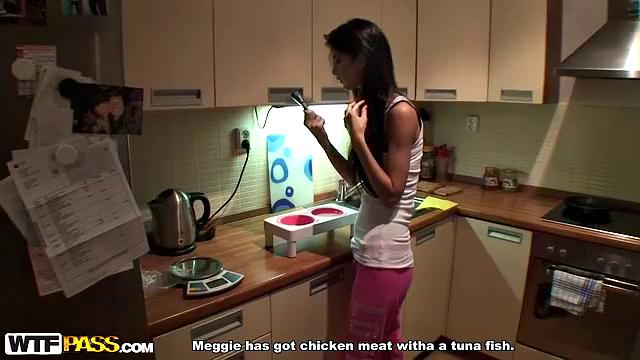 Blowjob in the kitchen and cum facial