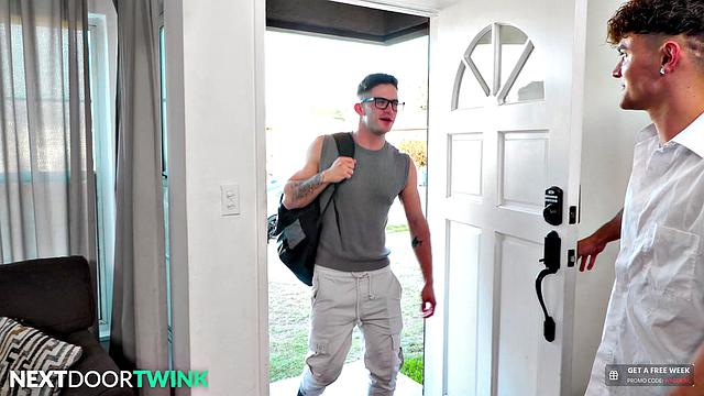 Muscly Tutor Rails Freshmen- NextDoorTwink