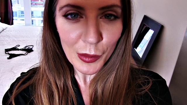 Homemade porn celebrates with a hot fuck and bra-sucking frenzy