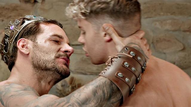 Perverted dudes enjoy group sex outdoors