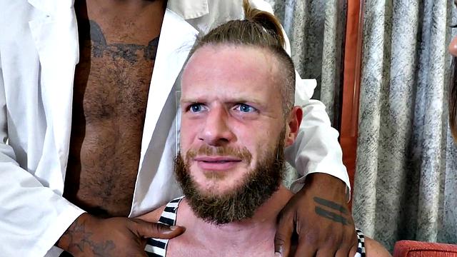 GF cockriding bf in threeway while in stockings