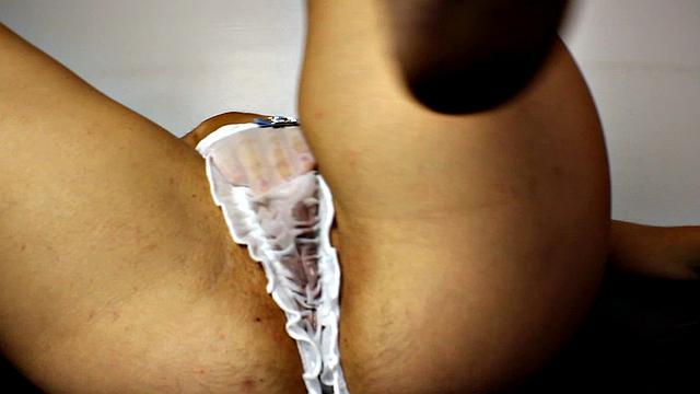 дрочу в мокрых прозрачных трусиках, вся уже течу