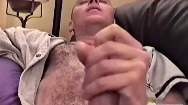 тётя боб снова дрочит армейскому сержанту