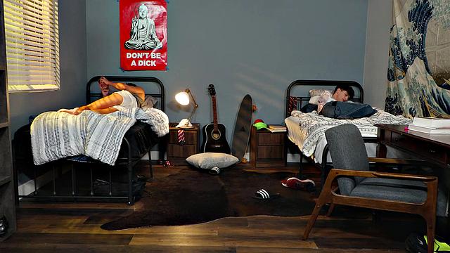 Трое взрослых парней с общаги не могут остановиться в жаркой тройке