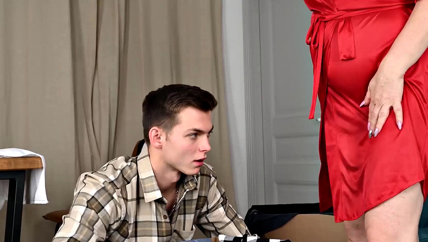 SHAME4K. Mature with big tits needs dicking, she seduces neighbor
