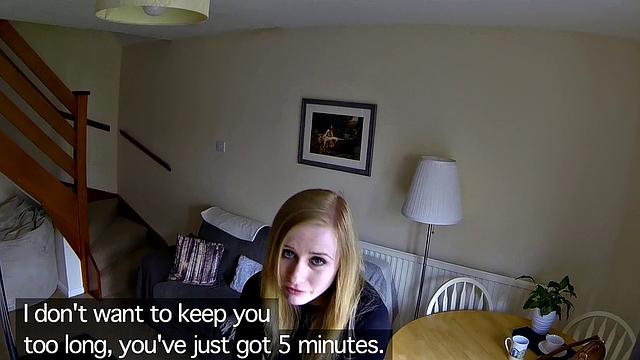 татухастая шлюха Сатин Спарк трахается с копом в шортах и скачет на нём задом наперёд