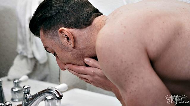 Self-Sucking Guy Gets Fucked