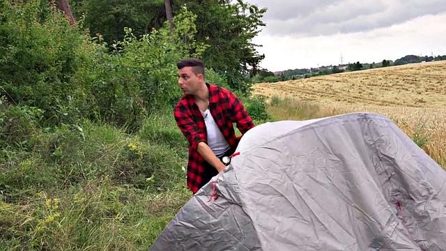 Cute ebony babe gets pussysmashed outdoors