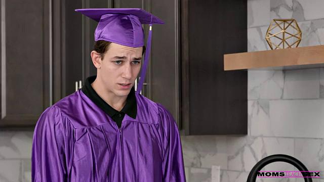 Stepmom Makes Me Hard In My Graduation - S23:E10