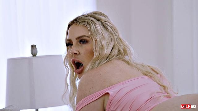 Дерзкая milf Дженна Старр жадно трахается с молодым любовником и доказывает свой класс!