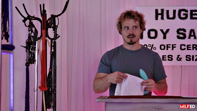 Дерзкая milf Дженна Старр жадно трахается с молодым любовником и доказывает свой класс!