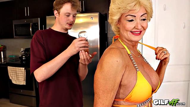 Greasing Granny - Seka Black