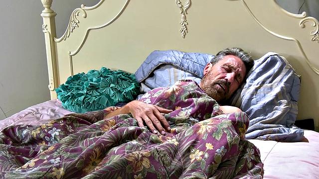 Stunning Girl Vanessa Sky Gets Her Hot Ass Plumbed By Her Stepdad