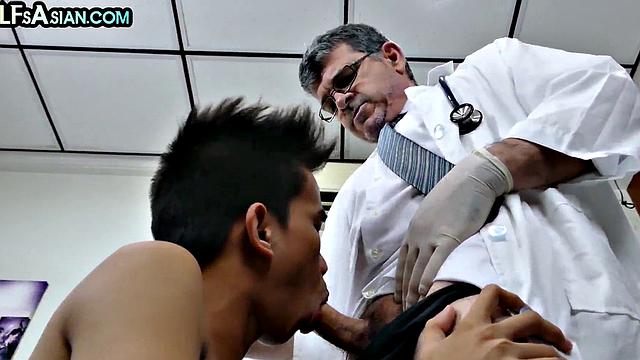 Asian twunk cocksucking doctor